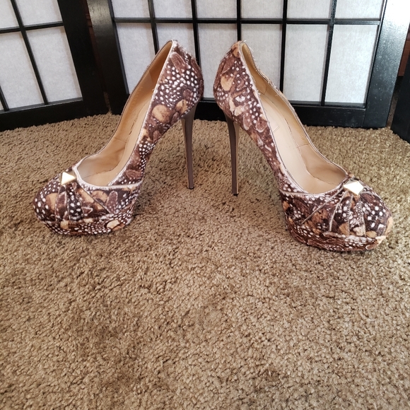 Valentino Rockstud Feather Print High Heels - Picture 11 of 14